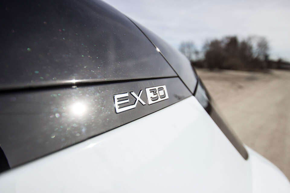 Volvo EX30 im Test: Urbanes SUV mit dem Extrakick - 8