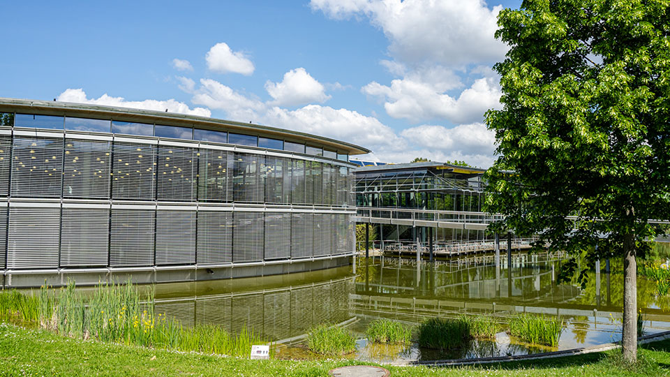 Aufnahme des Campus der OTH Regensburg, die sich nun „beliebteste Hochschule Bayerns“ nennen darf.