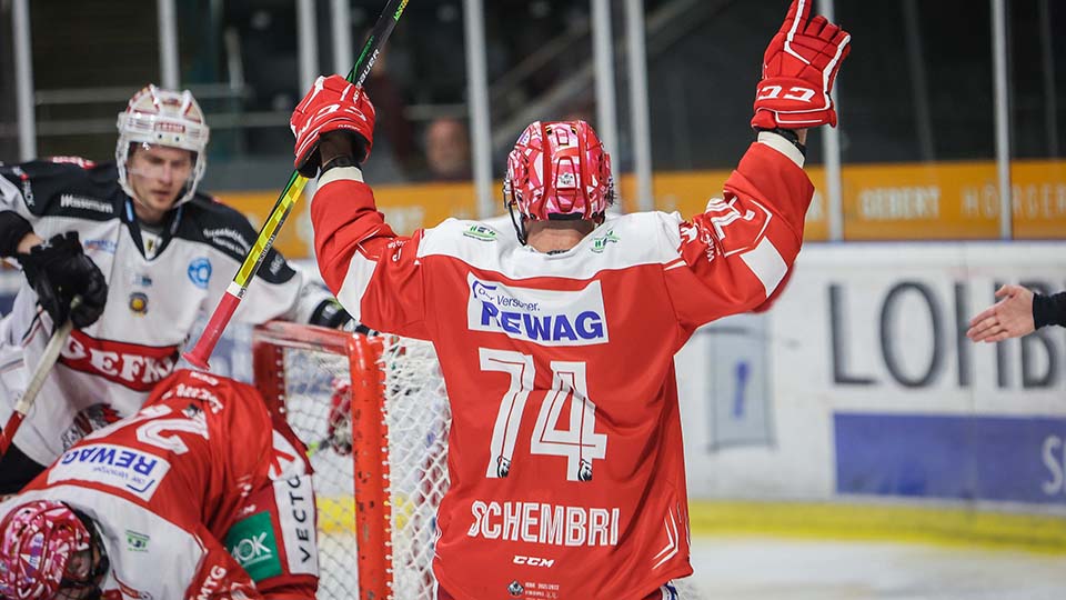 Andrew Schembri bleibt Eisbär