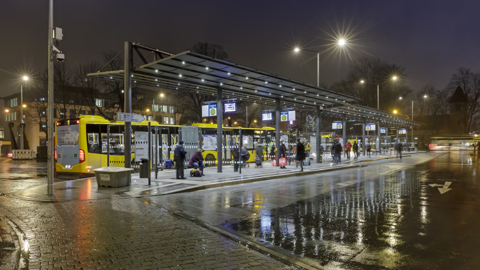 Der Interims-ZOB bei Nacht