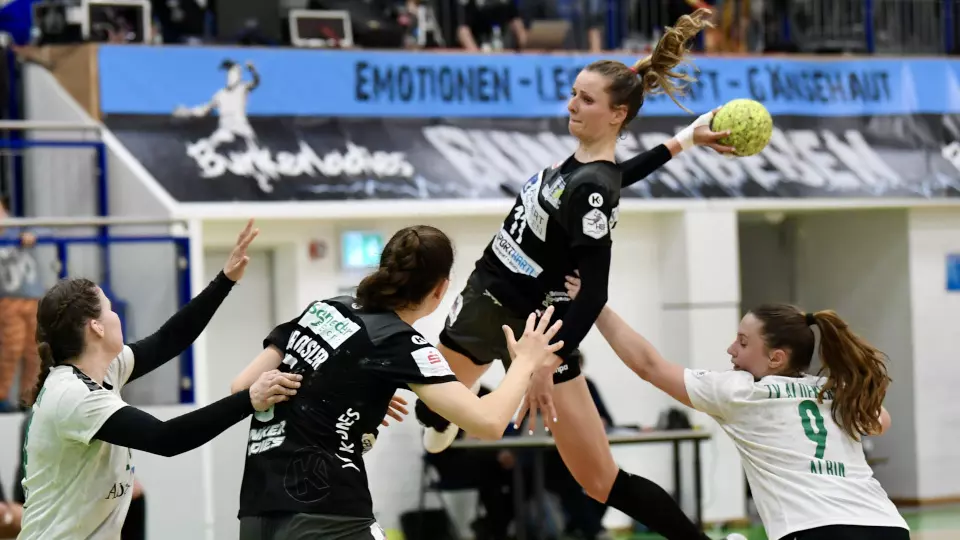 Spielerinnen aus Regensburg beim Spiel gegen Aldekerk