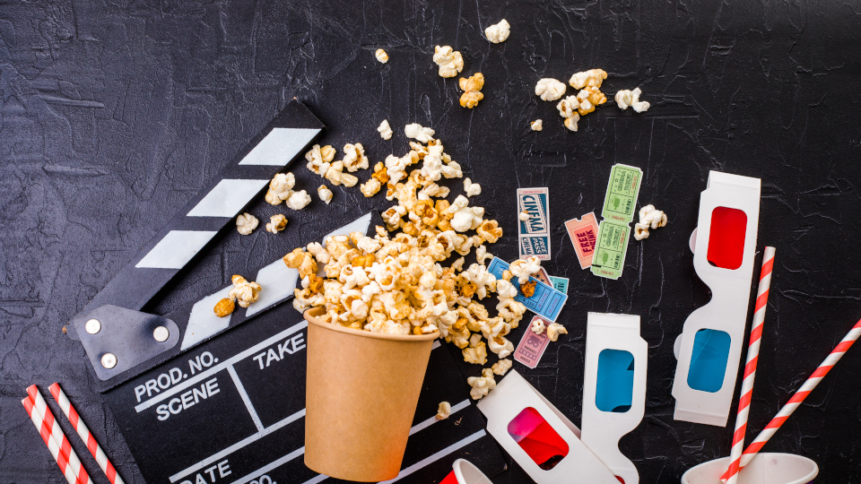 Popcorn, 3D-Brillen und Kinotickets