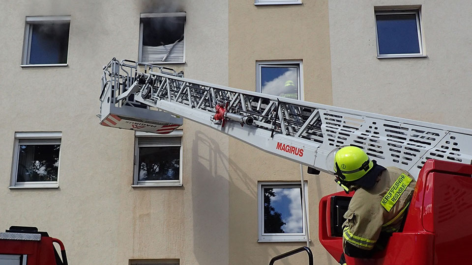 Berufsfeuerwehr Regensburg beim Einsatz