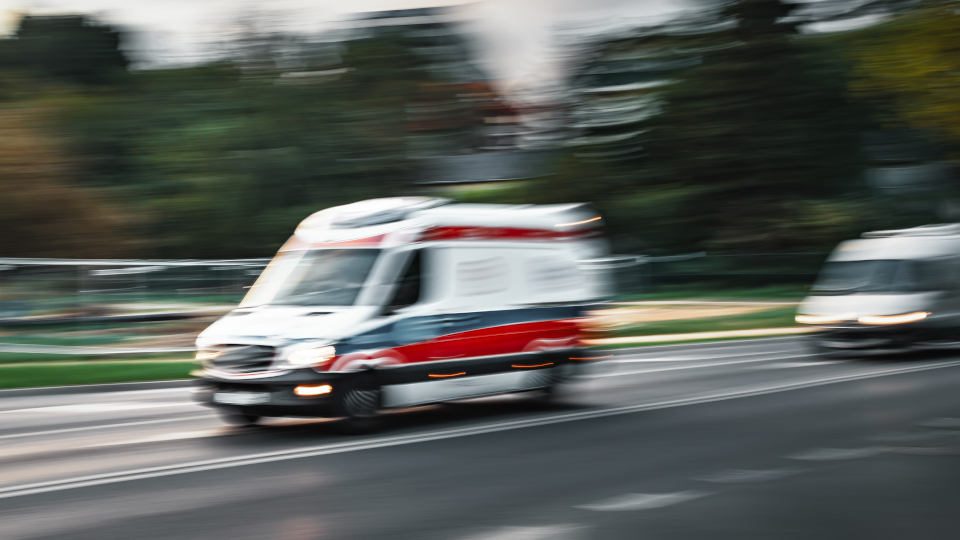 Krankenwagen in der Fahrt