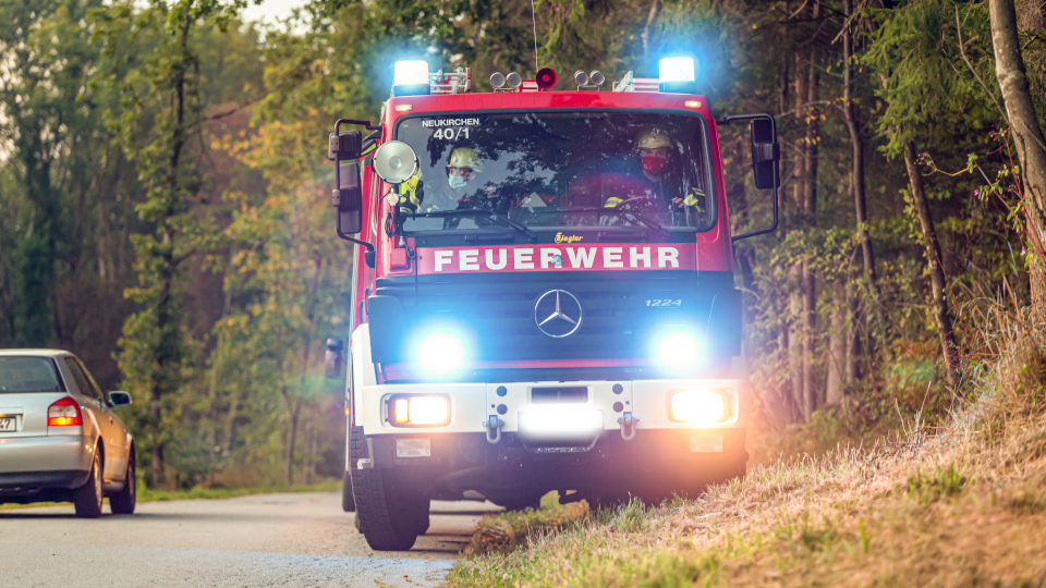 Roding: Scheune brennt vollständig ab – 1 Millionen Euro Schaden 