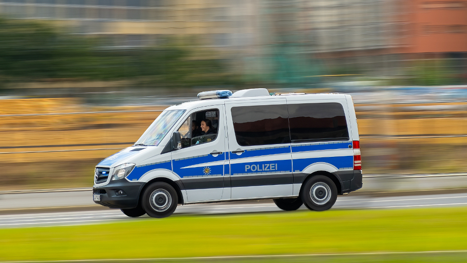 Polizeiauto im Einsatz 