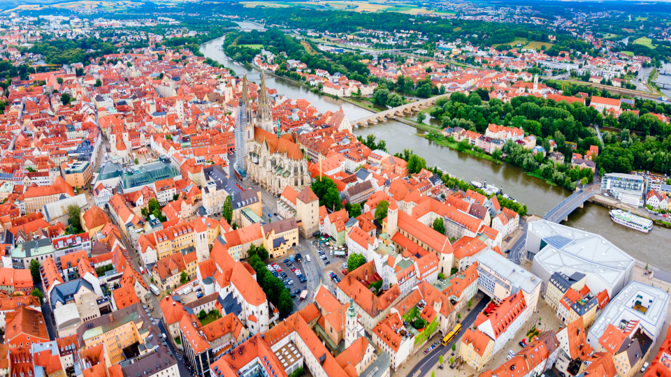 Regensburg: Zieren bald vermehrt Photovoltaik-Anlagen die Altstadt? 