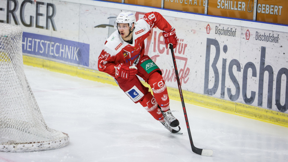 Eisbären Regensburg: Meisterstürmer Matteo Stöhr verlängert