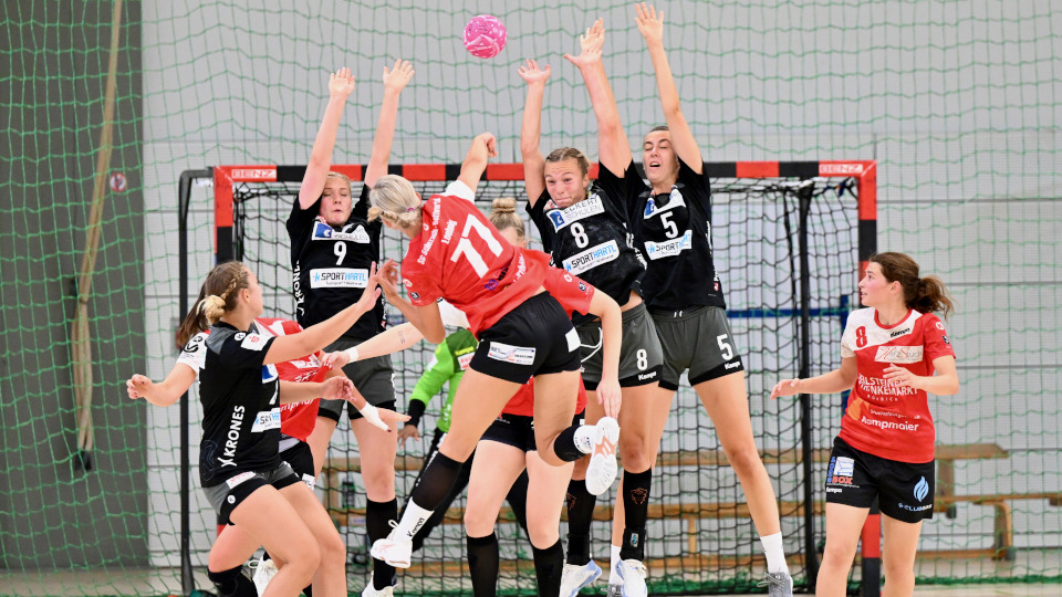 ESV 1927 Regensburg: Bunkerladies präsentieren erstmals ihren Heimfans