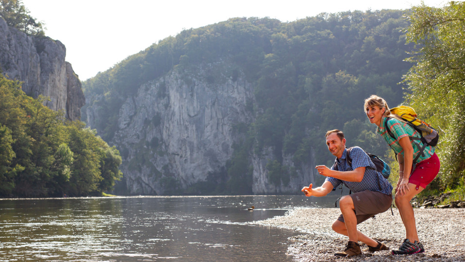 Wanderer an der Donau