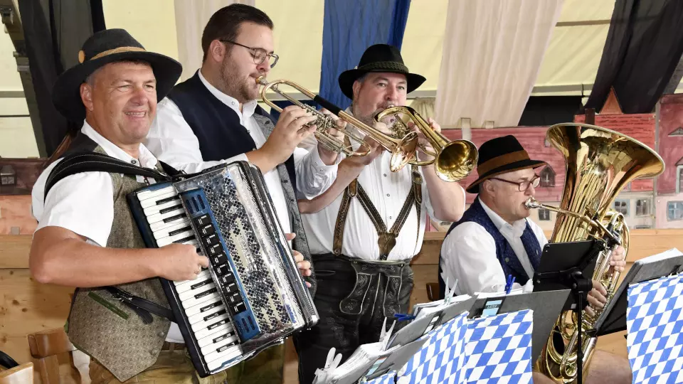 caritas notstandkueche festwirt gloeckl laedt zur sorgenfreien dult 960x540 1