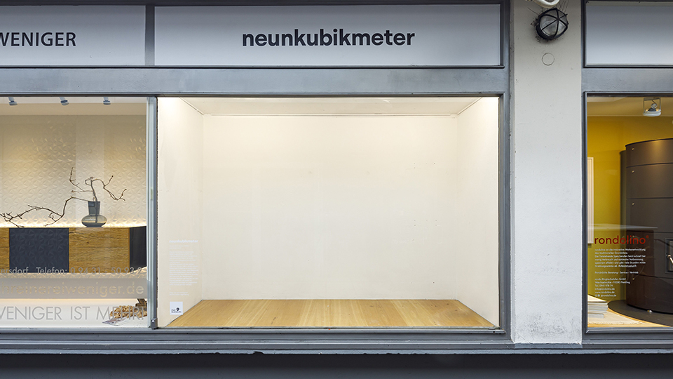 Das Schaufenster des Kunst-, Kultur- und Ideenraums "neunkubikmeter" in Regensburg