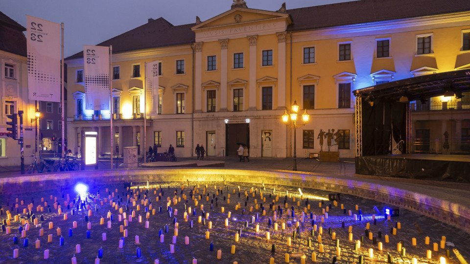Regensburg: „Licht für Odessa“ erleuchtet Bismarckplatz 