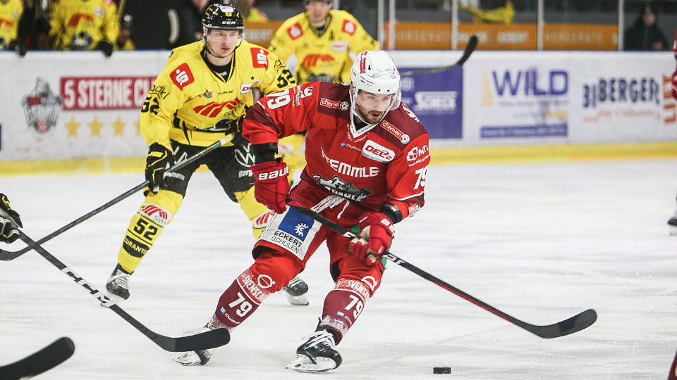 Eisbären Regensburg: Dramatischer Sieg gegen Krefeld Pinguine 