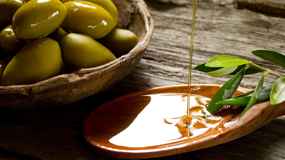 Olivenöl: Grünes Gold der Mittelmeerküste