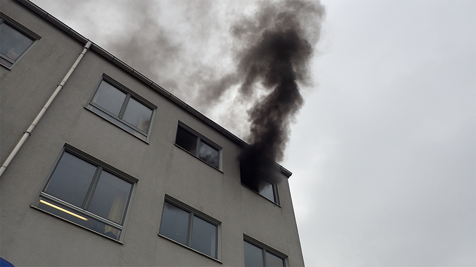 Regensburg: Schüler:innen wegen Brand auf Schultoilette evakuiert