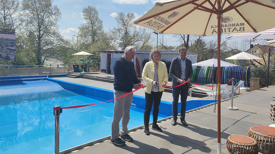 surfen chillen und kuehle drinks die citywave am dez ist eroeffnet 960x540 1