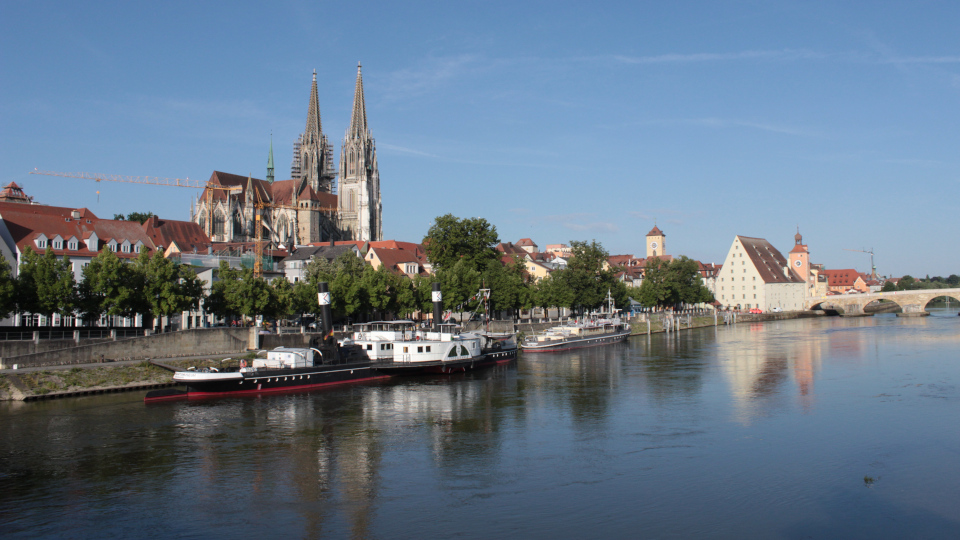 Alternative History für Regensburg: Von der beinahe Stadtautobahn bis zum „besseren“ München
