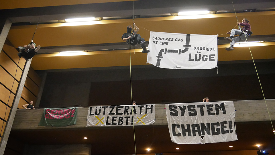 „Mai der Besetzungen“ – End Fossil Regensburg besetzt die Uni