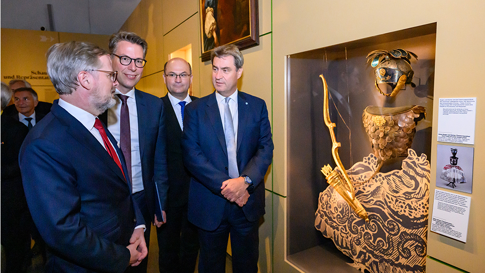 Hoher Besuch mit lautstarker Kritik: Söder mit Staatsgästen in Regensburg