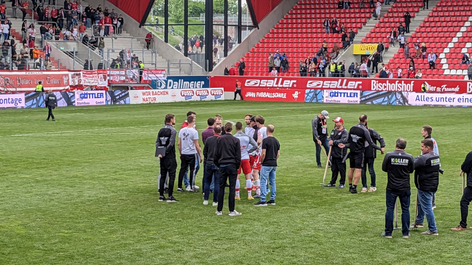 ssv jahn regensburg nach niederlage gegen hsv am rande des abstiegs 960x540 5