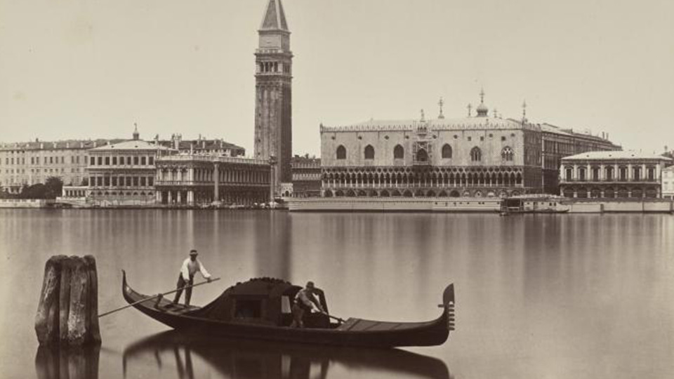Carlo Naya: Venedig: Blick auf Markusbibliothek, Campanile, Dogenpalast, um 1875.