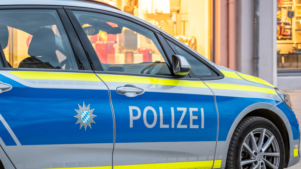 Regensburg: Exhibitionist festgenommen - Polizei sucht Zeugen
