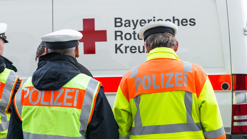 Tödlicher Verkehrsunfall bei Landshut: 8-Jährige überlebt leicht verletzt
