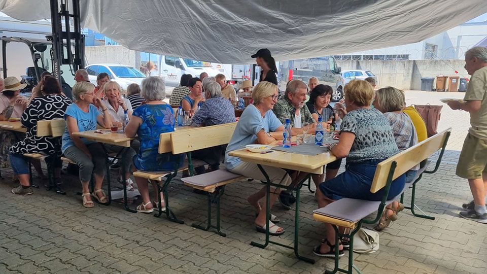 ich moechte anderen etwas zurueckgeben eine gartenparty fuer herz und bauch 960x540 1