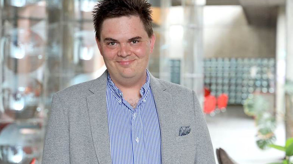 Psychologe Dr. Sebastian Frank, der erste Gast im Uni Regensburg Podcast der "GASTHÖRER"