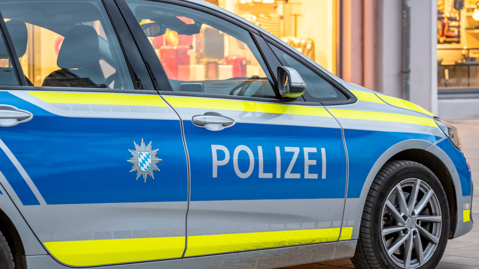 Lappersdorf: Nackter Randalierer ruft Polizei auf den Plan