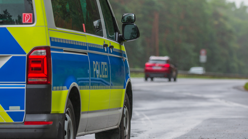 Straubing: Verkehrsunfall mit mehreren beteiligten Fahrzeugen auf der B20