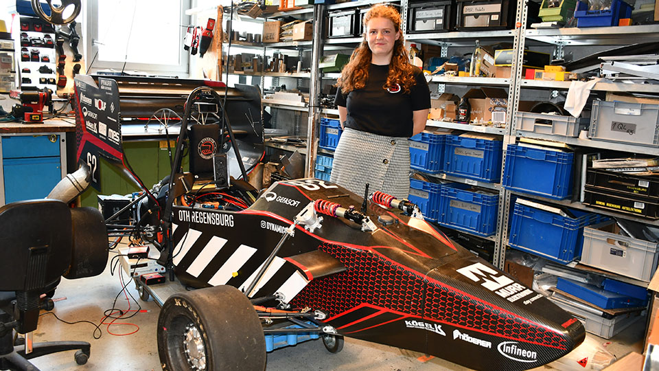 Judith Reinholz: Die angehende Hebamme im Büro des Motorsport-Vereins Dynamics e.V.