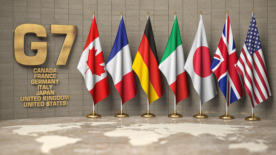Flaggen der G7 Staaten nebeneinander