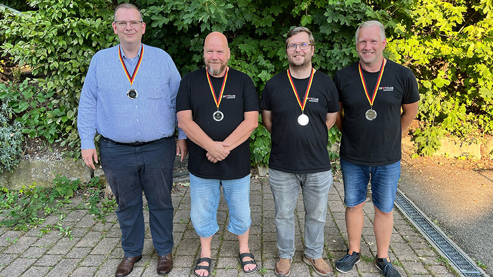 Skatclub Regensburg / v.l.n.r Ulrich Lechte MdB, Peter Ditze, Thomas Raubold und Dirk Becker 