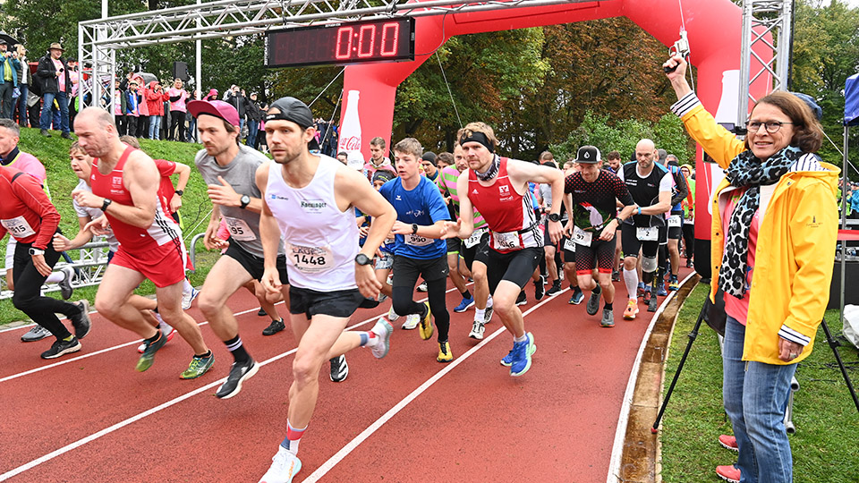 Oberbürgermeisterin Gertrud Maltz-Schwarzfischer gibt auch in diesem Jahr wieder den Startschuss zum 5-Kilometer-Lauf