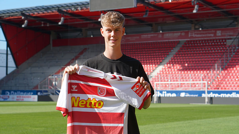 Leopold Wurm, der beim SSV Jahn Regensburg einen Profivertrag unterschrieben hat