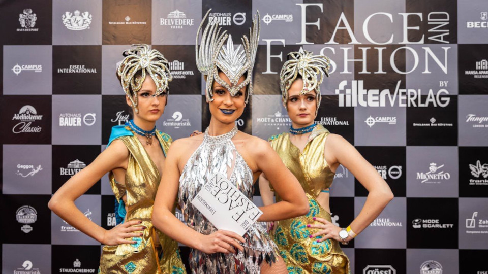 Drei Tänzerinnen von Dreamotionz