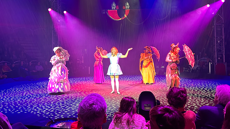 2023 12 19 premiere von alles im wunderland war ein volle erfolg 960x540 2