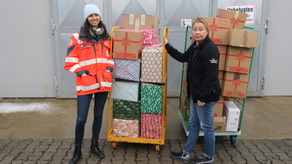 Die Paketlieferung der Johanniter Weihnachtstrucker
