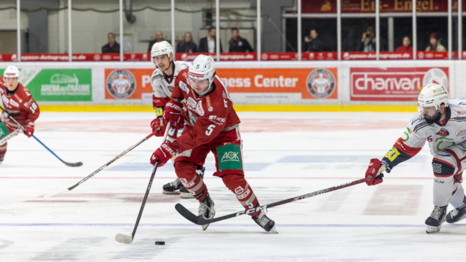 EBR Stürmer Christoph Schmidt gegen Crimmitschau