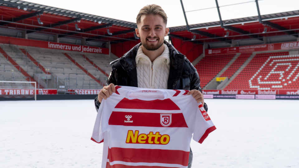 Mittelstürmer Valdrin Mustafa