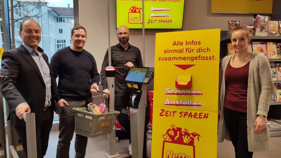 V.li.: Alexander Rupprecht (TechBase), Steve Schumann (Netto), Andreas Auberger (TechBase/Digitale Gründerinitiative Oberpfalz), Friederike Sporer (Netto)