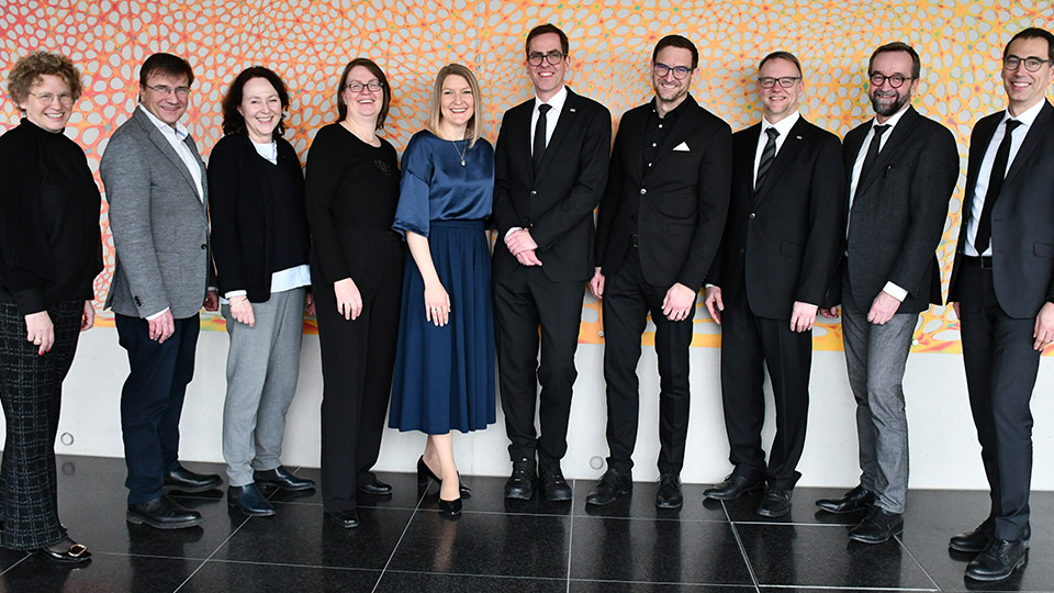 Prof. Dr. Carina Braun (5. von links) wurde zur neuen Vizepräsidentin der OTH Regensburg gewählt.