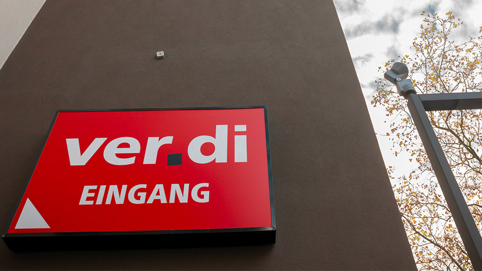 Streik bei DPD: Eingangsschild von ver.di