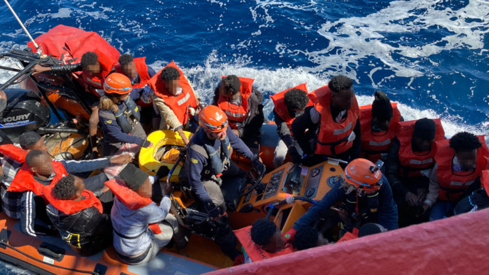 Gerettete Flüchtlinge durch die SEA-EYE 4