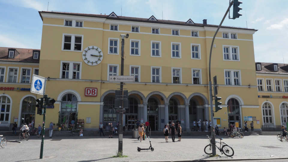 Der Bahnhof Regensburg