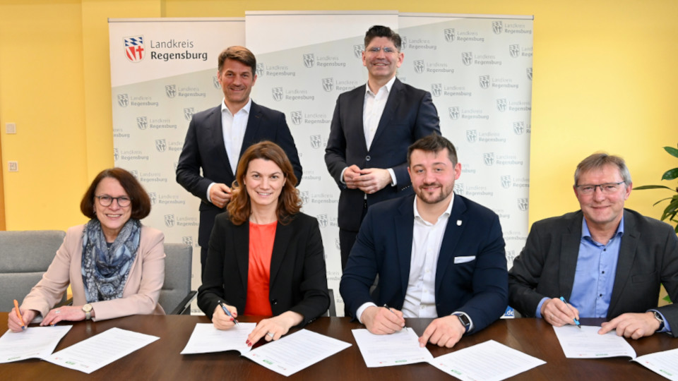 Vertragsunterzeichnung zur Mitgliedschaft der KERL eG