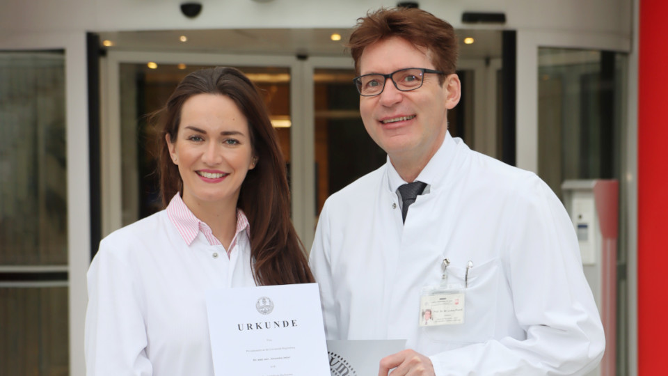 Prof. Anker und der Direktor der Klinik für Plastische, Ästhetische, Hand- und Wiederherstellungschirurgie, Prof. Lukas Prantl