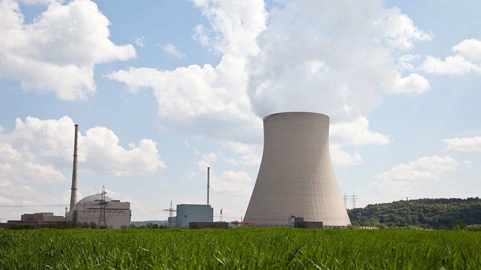 Atomkraftwerk in Unterahrain (Bayern)